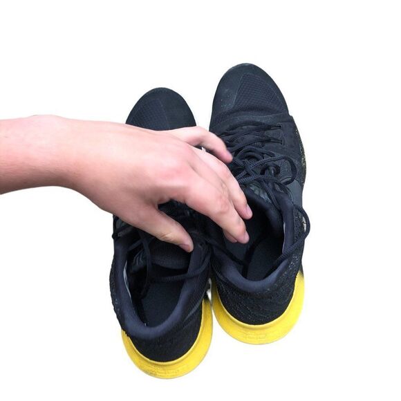 2017 Nike Kyrie 3 Black Yellow Size 14 - Picture 3 of 16